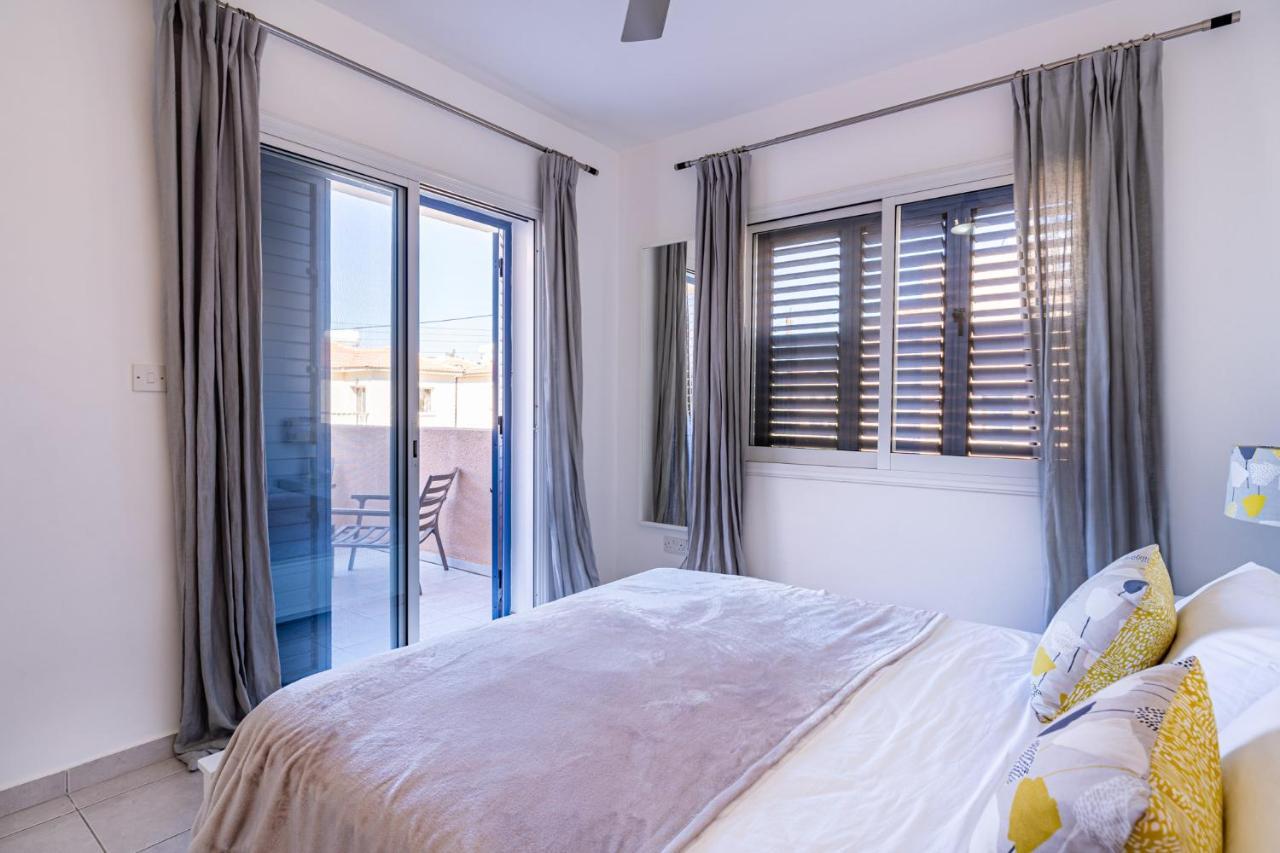 Summer Breeze Holiday Apartment With Pool Paphos Kültér fotó