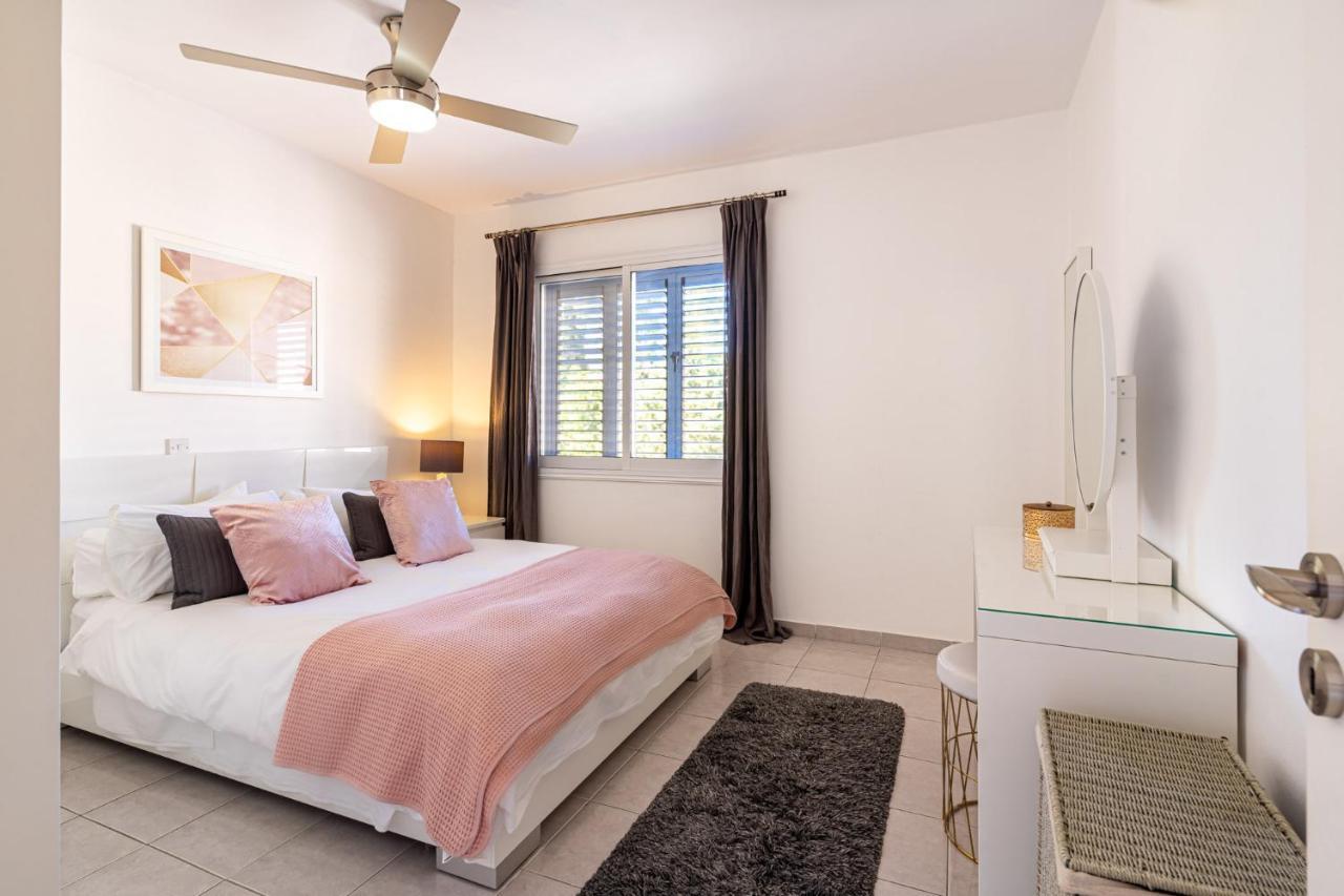 Summer Breeze Holiday Apartment With Pool Paphos Kültér fotó