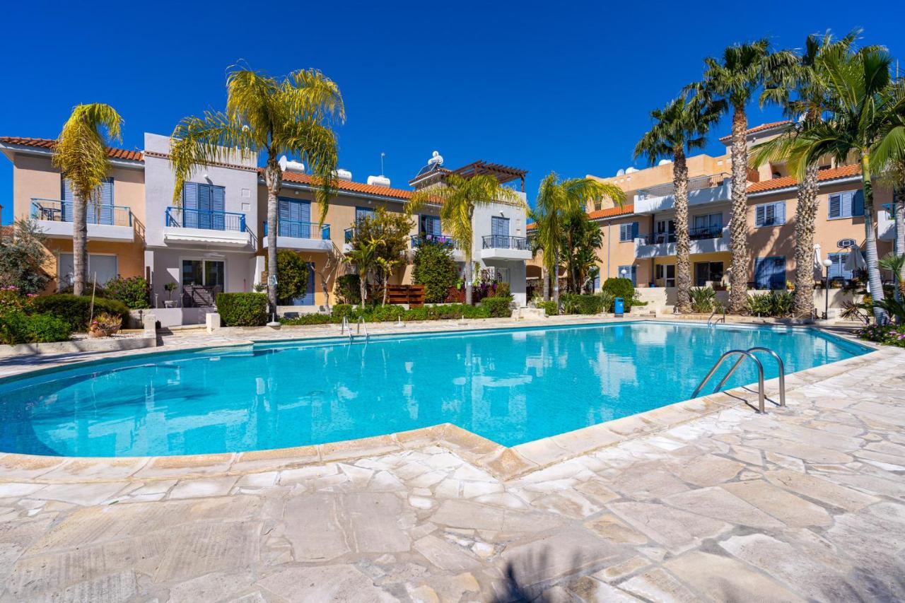 Summer Breeze Holiday Apartment With Pool Paphos Kültér fotó