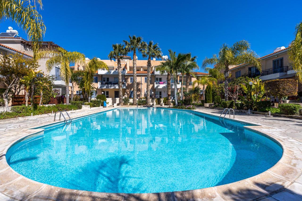 Summer Breeze Holiday Apartment With Pool Paphos Kültér fotó