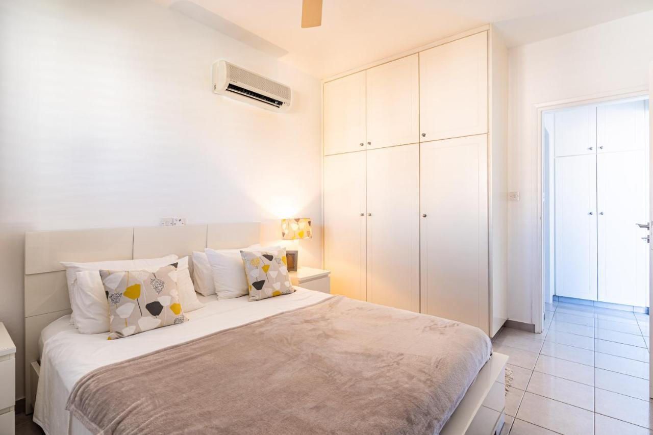 Summer Breeze Holiday Apartment With Pool Paphos Kültér fotó